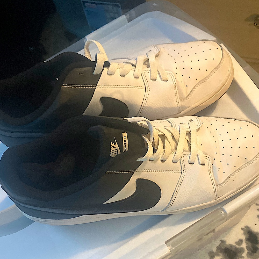 Vintage Men’s size 12 Nike Backboard II